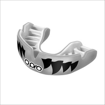 Tandbeskytter Power Fit Aggression fra Opro sølv/hvid